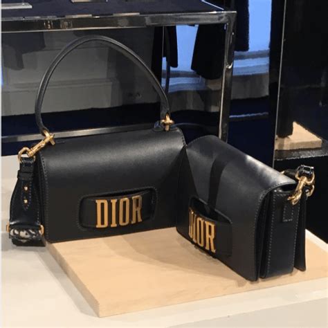 Dior Dio(r)evolution Flap Bag Reference Guide 